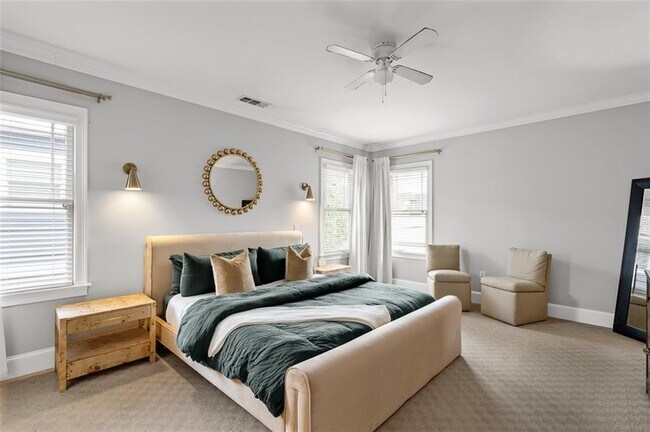 Building Photo - 372 Clifford Ave NE