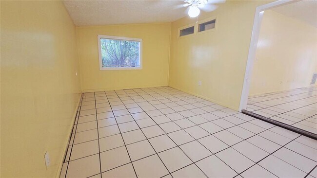 Building Photo - 1715 Bentley Blvd