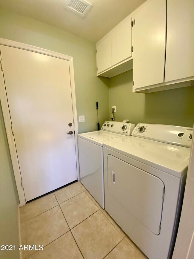 Building Photo - 14562 W Moccasin Trail