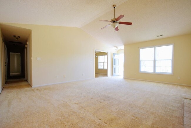Building Photo - 1445 Avoncroft Dr