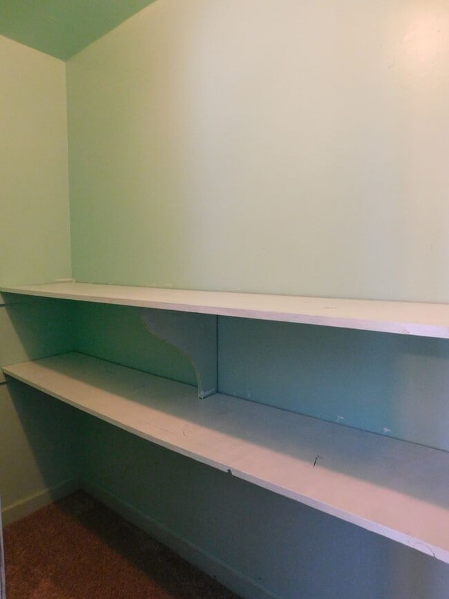 Building Photo - 6455 River Rd