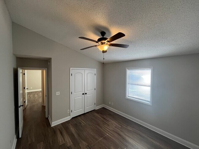 Building Photo - 8602 Mandolin Ct
