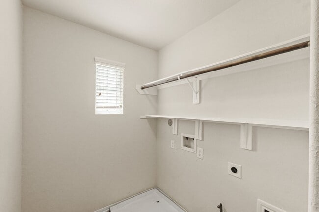 Building Photo - 16401 Olive Sparrow Dr