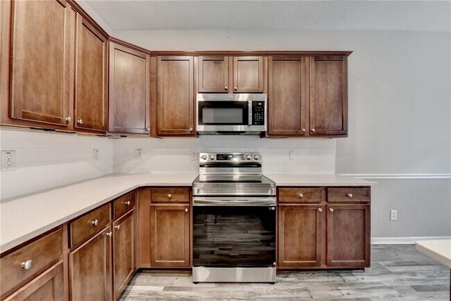 Building Photo - 3335 Castleberry Village Cir