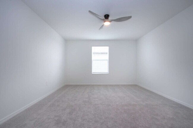 Building Photo - Lakeside Luxury in Parrish - 5 Bedroom BRA...