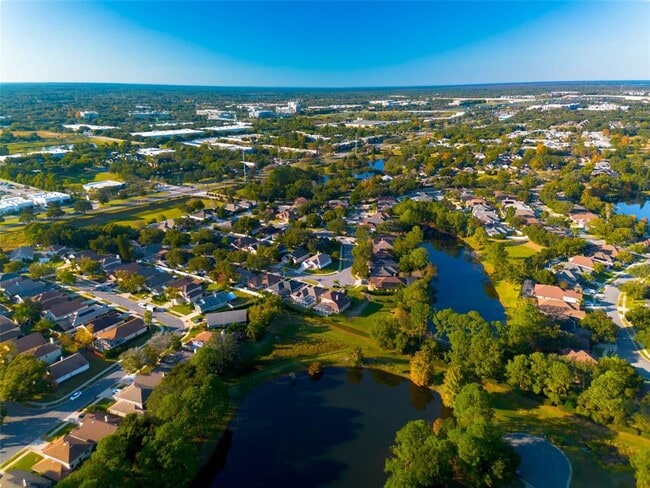 Building Photo - 497 Pickfair Terrace