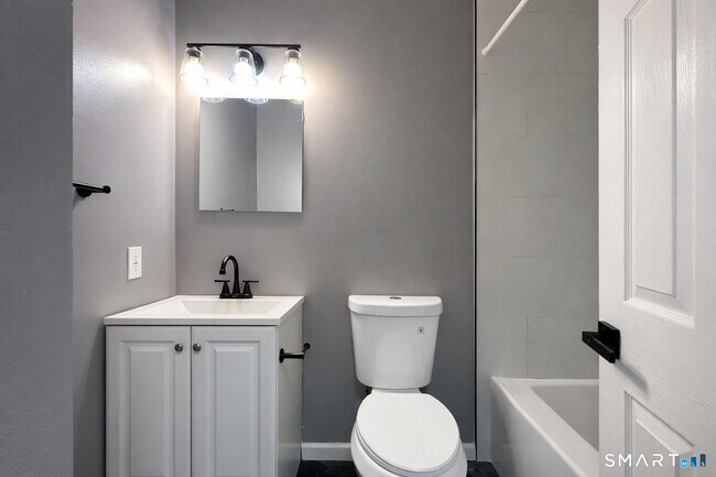 Building Photo - 23 Charter Oak Pl