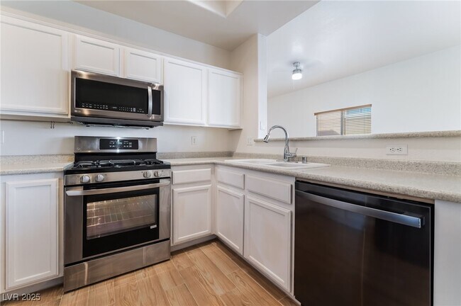 Building Photo - 3455 Cactus Shadow St