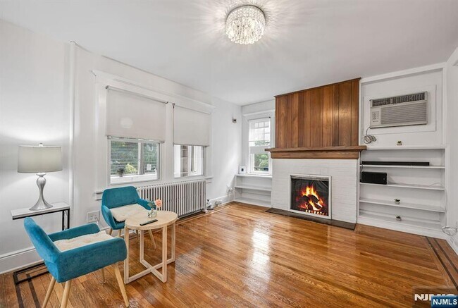 Building Photo - 133 Highwood Ave