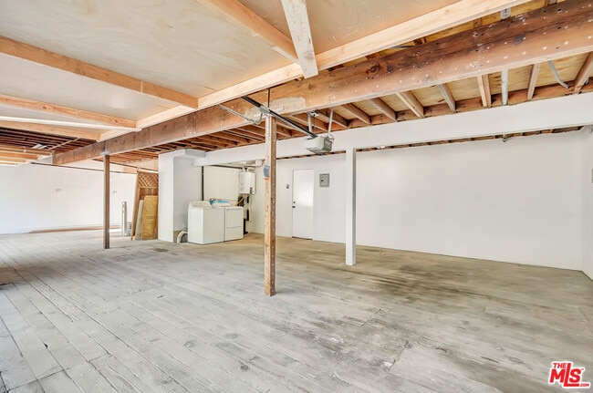 Building Photo - 25330 Malibu Rd