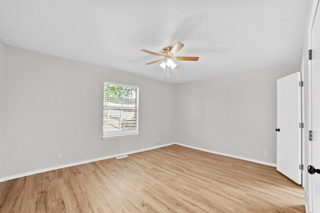 Building Photo - Tulsa Haven on 78th