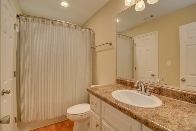 Building Photo - 261 4 Oaks Rd