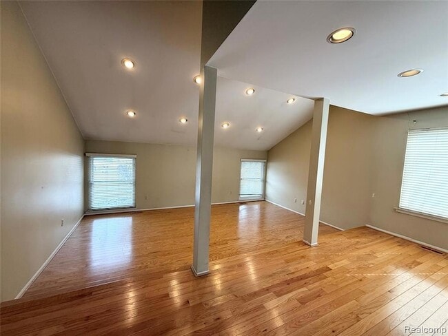 Building Photo - 6842 Indian Creek Dr