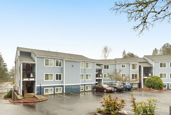 Building Photo - Charming 2 Bed/1 Bath Lake Oswego Condo in Eagle Crest Community