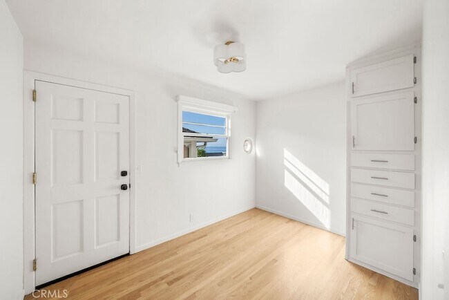 Building Photo - 170 McAulay Pl