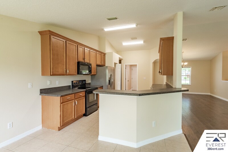 Building Photo - 26 Round Table Ln