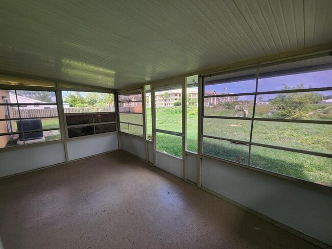 Building Photo - 3985 Avanti Cir