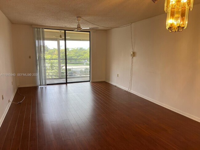 Building Photo - 1800 SW 81st Ave