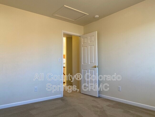 Building Photo - 8482 Crossfire Ct