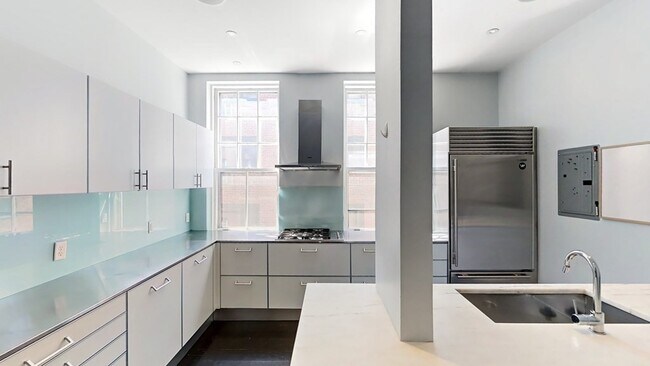 Building Photo - 371 Harvard St