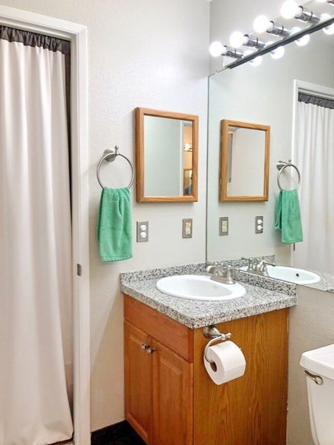 Building Photo - Keonekai Villages upstairs 2 bedroom, 1.5 ...
