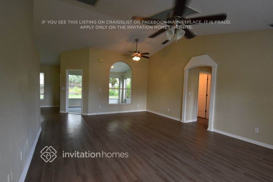 Building Photo - 624 Sheridan Woods Dr