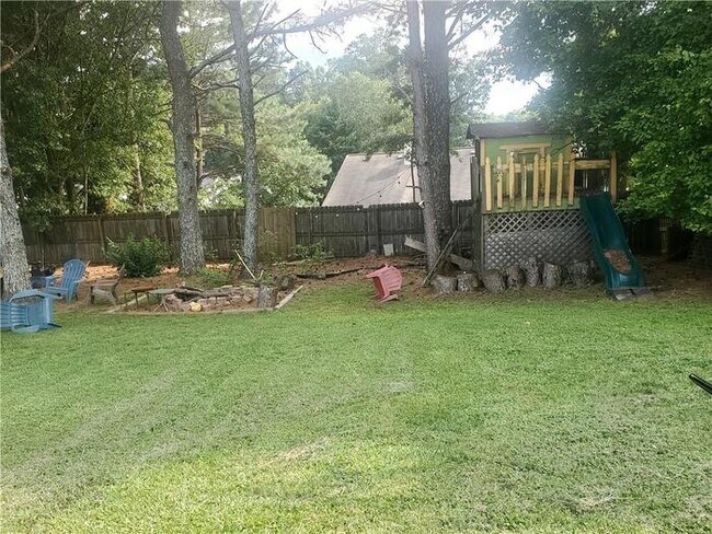 Building Photo - House - 4.5 beds 2 baths.