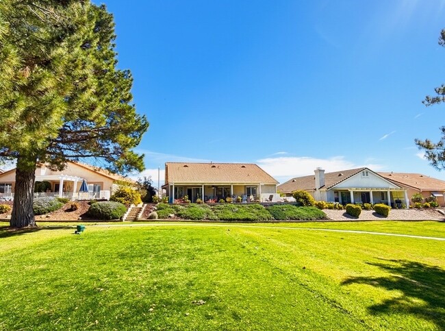 Building Photo - 10665 Cherry Hills Dr
