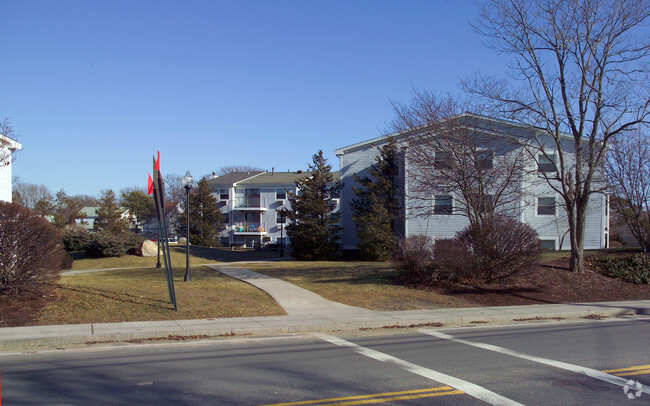 Building Photo - Cromwell Court