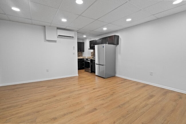 Building Photo - 2539 St Paul St