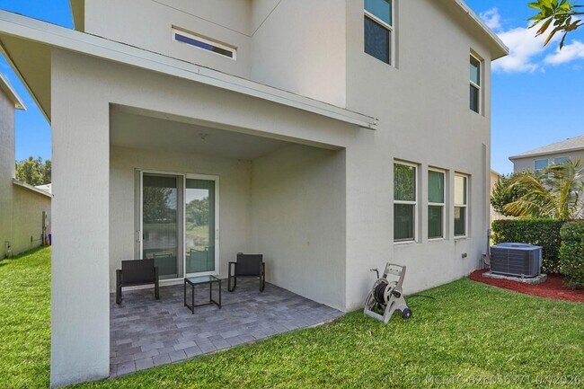 Building Photo - 1826 Lake Cove Dr