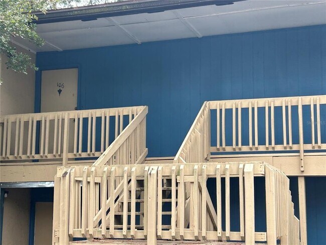 Building Photo - 2811 SW Archer Rd