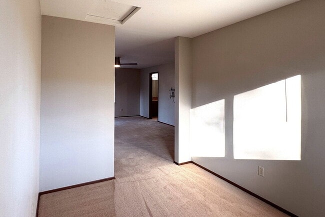 Building Photo - 12941 NE 71st St