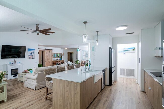 Building Photo - 3267 Amaca Cir