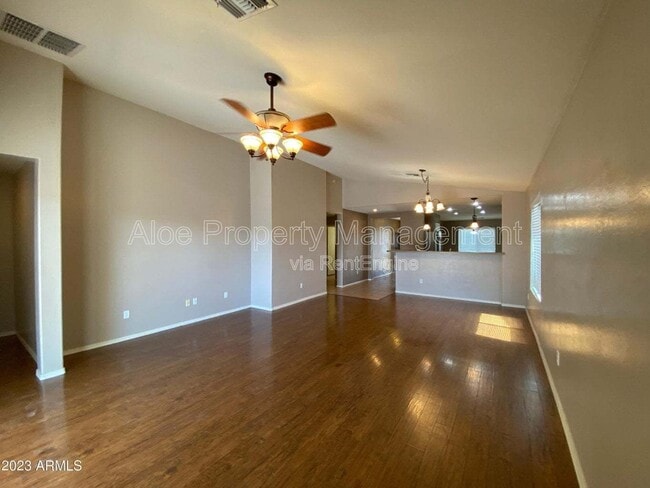 Building Photo - 1847 W Desert Seasons Dr