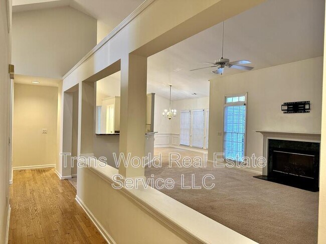 Building Photo - 8595 River Walk Landing