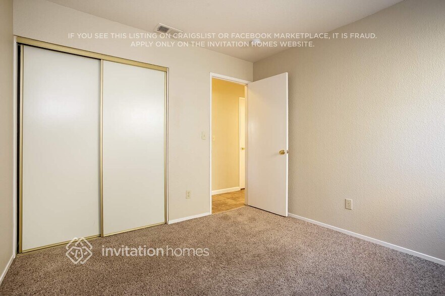 Building Photo - 14510 Cedar Valley Dr