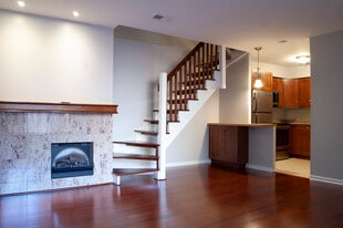 Building Photo - 744 W Gordon Ter