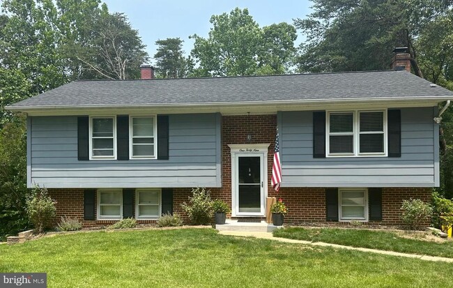 Primary Photo - 149 Northway