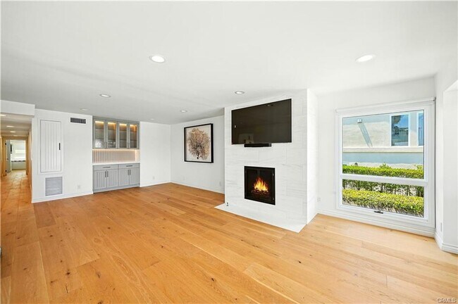 Building Photo - 6312