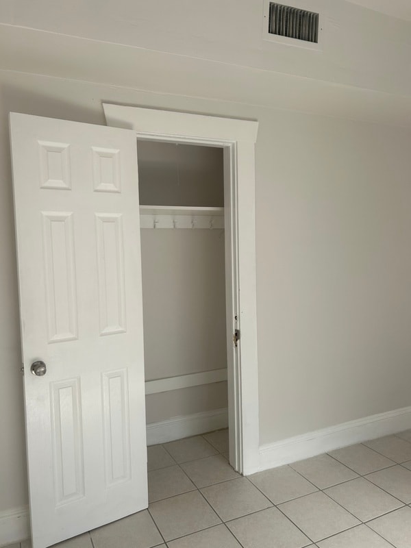 Building Photo - 485 NW 25th Ct