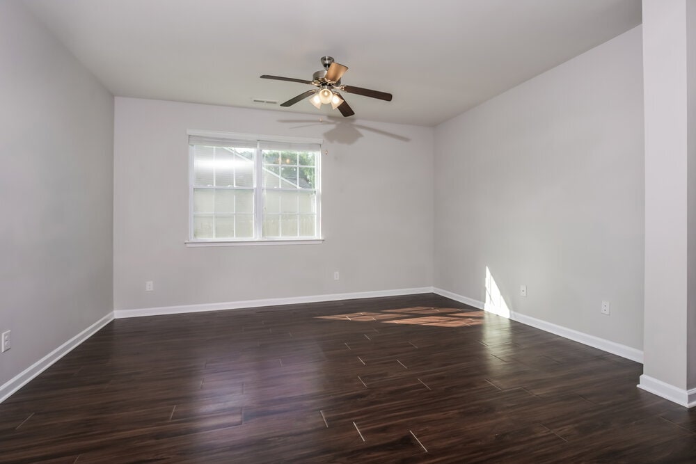 Building Photo - 621 Rose Mallow Dr