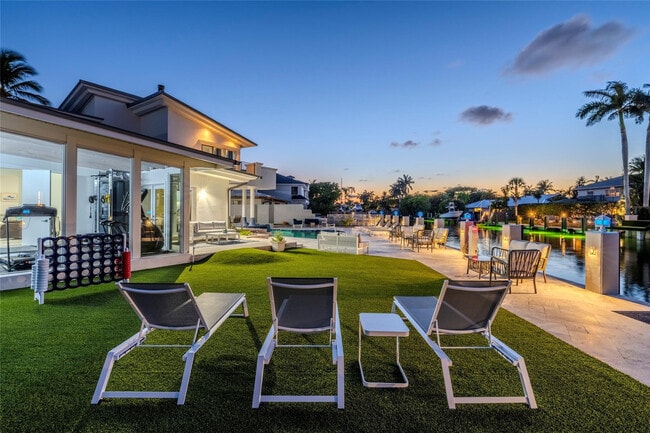 Building Photo - 2523 Castilla Isle