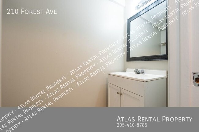 Building Photo - 210 Forest Ave