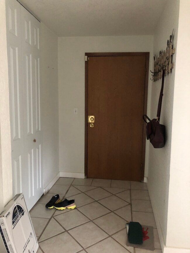 Entrance - 1404 W Boston St