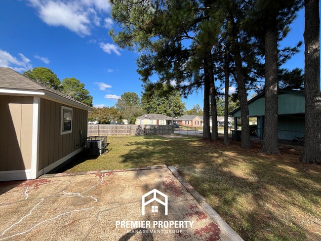 Building Photo - 4702 Chevron Rd