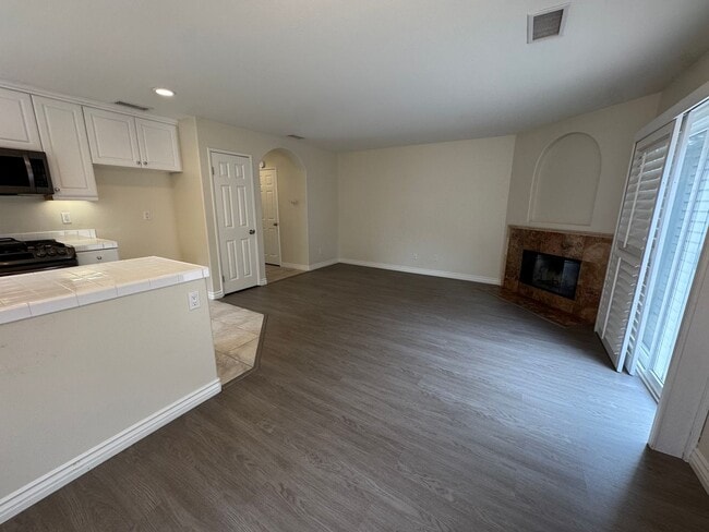 Building Photo - Private Patio, Cozy Fireplace & Prime Thousand Oaks Location