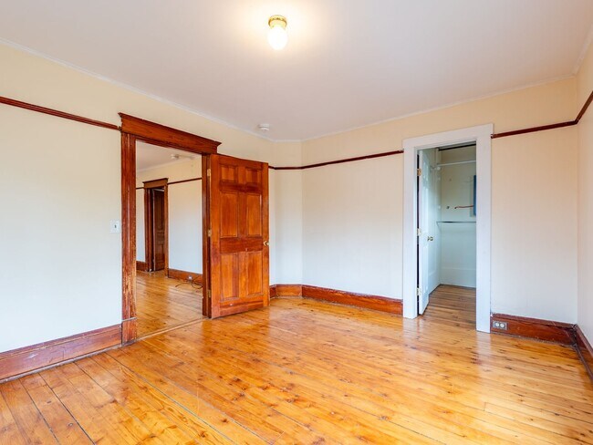 Building Photo - 17-19-19 Lafountain St