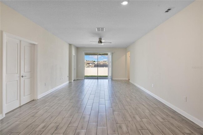 Building Photo - 223 Bergamot Lp