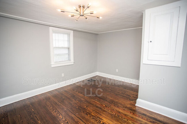 Building Photo - 220 S Church St